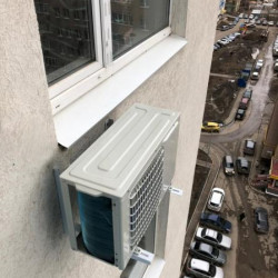 Установка кондиционера под окном